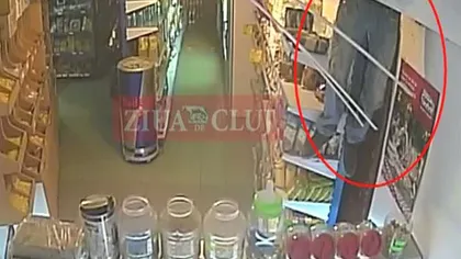Jaf ca în filme: Mai mulţi hoţi din Dej intrau în magazine prin acoperiş VIDEO