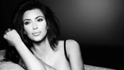 Rochia care transformă silueta voluptoasă a lui Kim Kardashian într-una de fotomodel FOTO