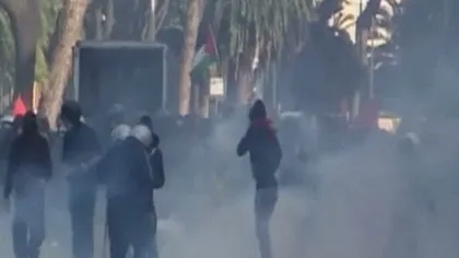Proteste violente la Napoli faţă de măsurile de austeritate VIDEO