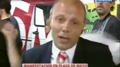 Un reporter din Argentina a fost lovit în cap, în direct VIDEO