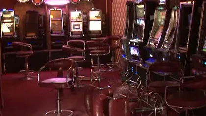 Un sucevean a devastat o sală de jocuri, după ce a pierdut banii la păcănele