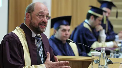 Schulz, către studenţii SNSPA: Am fost un elev slab. Un profesor mi-a spus să mă fac politician
