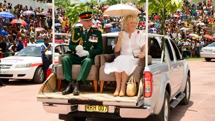 Prinţul Charles şi Camilla au rămas în pană, în Papua Noua Guinee