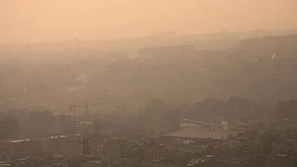 Teheranul este atât de poluat, încât locuitorii sunt sfătuiţi să părăsească oraşul