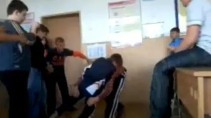 Şcoala românească în 2012: Sex, bătăi şi note proaste VIDEO