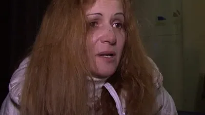 Luată din bar cu cătuşele, o femeie din Simeria acuză poliţiştii că au bătut-o VIDEO