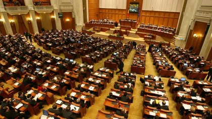 Camera a adoptat proiectul de abilitare a Guvernului să emită ordonanţe în vacanţa parlamentară