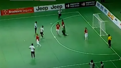 Golul anului la fotbal în sală. Un brazilian a inventat o execuţie memorabilă VIDEO