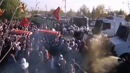 Înmormântare transformată în protest: Kurzii cer autonomie sporită faţă de Ankara VIDEO