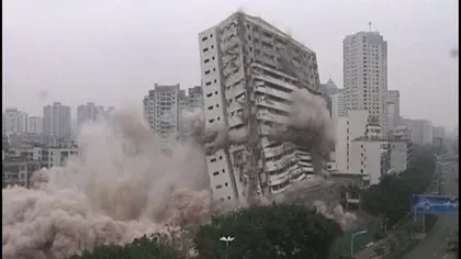 O clădire de 18 etaje, pusă la pământ în câteva secunde VIDEO