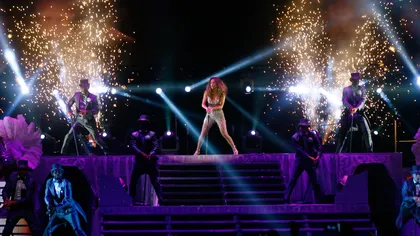 Surpriză pentru fanii lui Jennifer Lopez: Diva şi-a urcat gemenii pe scenă, în timpul concertului