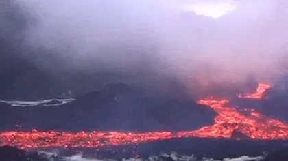 SPECTACULOS: Un vulcan din Kamceatka aruncă 1.000 de tone de lavă pe secundă VIDEO