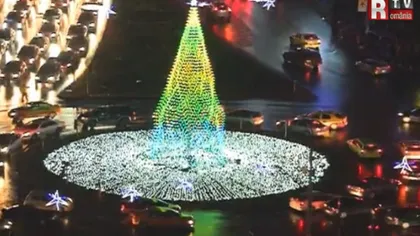 S-au aprins luminiţele de Crăciun în Bucureşti VIDEO