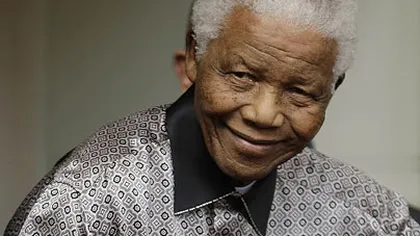 Nelson Mandela, fostul preşedinte sud-african, s-a internat în spital pentru analize medicale