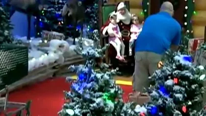 Gest emoţionant al lui Moş-Crăciun: Cum a făcut fericit un copil surd VIDEO