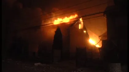 Pensiune în flăcări în Borşa. Turiştii au fost evacuaţi de urgenţă VIDEO