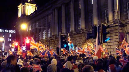Coborârea steagului britanic de pe Primăria din Belfast a provocat proteste violente VIDEO