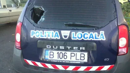 Legea pumnului: Un taximetrist din Bucureşti a bătut un client în faţa unei secţii de poliţie FOTO