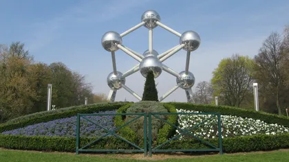 Atomium din Bruxelles, desemnat drept cel mai bizar monument din Europa FOTO