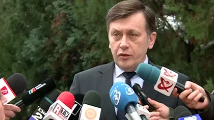 Antonescu, despre reacţia lui Băsescu la scandalul steagurilor: Eschiva lui nu stă în picioare