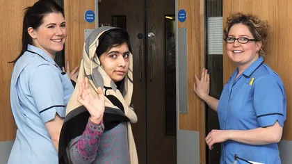 Malala, tânăra pakistaneză rănită de talibani, a părăsit spitalul