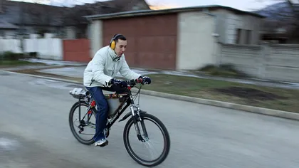 Cum să învingi traficul, în stil românesc: Bicicleta cu motor cu reacţie FOTO