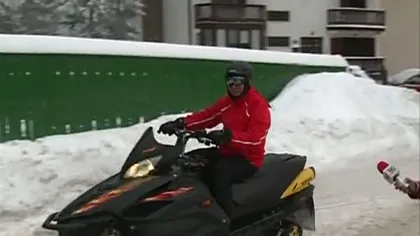 Preşedintele Traian Băsescu a ieşit cu snowmobilul pe pârtia din Predeal