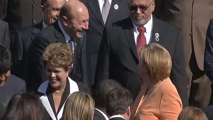 Traian Băsescu o salută pe Angela Merkel VIDEO