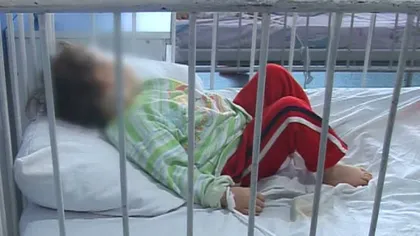 Colegiul Medicilor: Ancheta făcută la Buzău în cazul copiilor legaţi de paturi este superficială