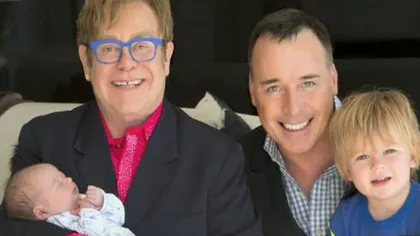 Primele imagini cu cel de-al doilea fiu al lui Elton John VIDEO