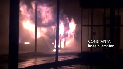 Incendiu în Mamaia: Două magazine de lângă Teatrul de Vară au fost distruse de flăcări