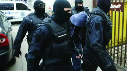 Poliţia efectuează 19 percheziţii în Bucureşti şi Giurgiu la o grupare de hoţi 