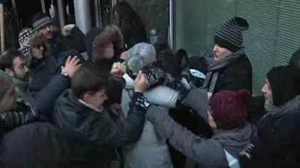 Proteste violente la Moscova împotriva unei legi homofobe VIDEO