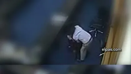 Politician filmat în timp ce VIOLA o angajată leşinată VIDEO