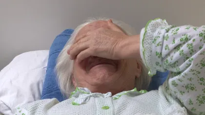 Dramă la Cluj. O tumoare i-a distrus faţa şi trebuie să aleagă între operaţie şi moarte VIDEO