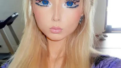 Cum arată Femeia Barbie în realitate? Vezi FOTO cu ea nemachiată