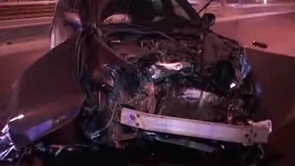 Accident pe Pasajul Basarab: Un bucureştean a derapat şi a intrat într-un taxi VIDEO