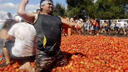 Războiul Tomatelor în Chile: Taberele adverse s-au bătut cu 40.000 de tone de muniţie VIDEO