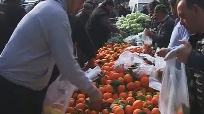 Fermierii greci le dau oamenilor mâncare gratis VIDEO
