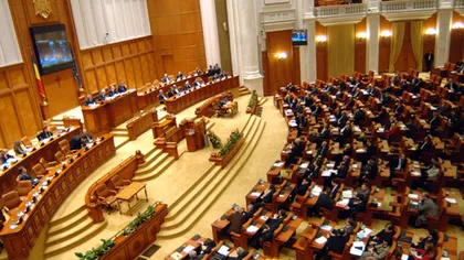 Parlamentul dezbate joi cererea de reaxaminare a preşedintelui Băsescu la Statutul parlamentarilor