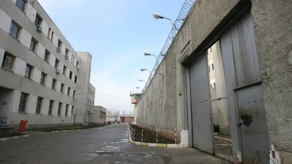 Percheziţii la Rahova: Doi deţinuţi au înşelat diverse persoane, după ce le-au sunat şi cerut bani
