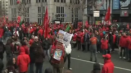 Între 30.000 şi 40.000 de persoane au manifestat la Bruxelles împotriva austerităţii
