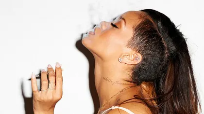 Rihanna, sexy şi rea, cu o ţigară în mână FOTO