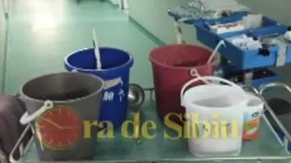 Pacienţii spitalului din Făgăraş sunt hrăniţi din găleţi de plastic şi cu polonice fără smalţ VIDEO