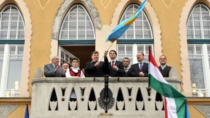 Prefectul de Mureş: 6 instituţii s-au aliniat ordinului de la Budapesta arborând steaguri secuieşti