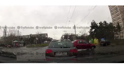 Un şofer a provocat un accident şi a fugit de la locul faptei VIDEO