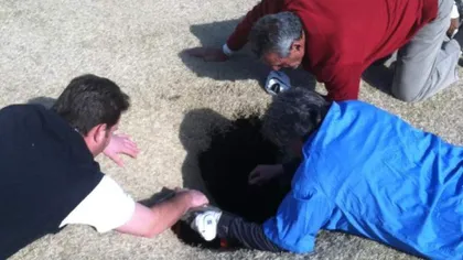 Surprize pe terenul de golf: Un bărbat din SUA a fost înghiţit de o groapă adâncă de 5 metri