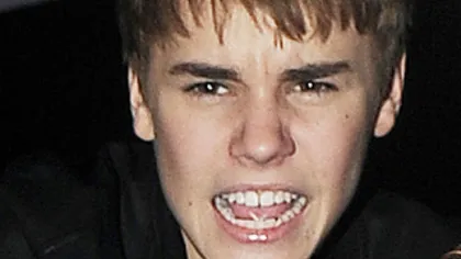 Justin Bieber şi-ar fi scuipat vecinul şi l-ar fi ameninţat cu moartea