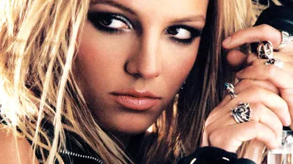 Britney Spears, o mămică foarte sexy. Cântăreaţa arată senzaţional în costum de baie FOTO
