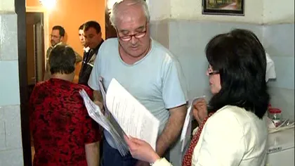 Evacuare cu scandal în Bucureşti. O familie, dată afară din casă de cămătari
